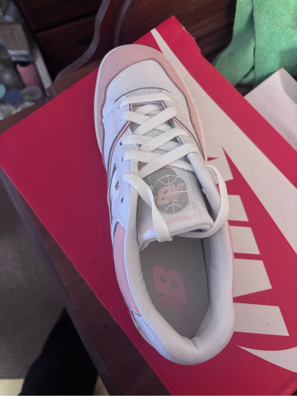 New Balance 550 Sneakers in White and Light Pink - Picture 2 of 4